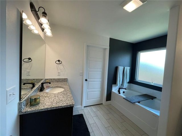 2415 England Lane, Pea Ridge, AR 72751