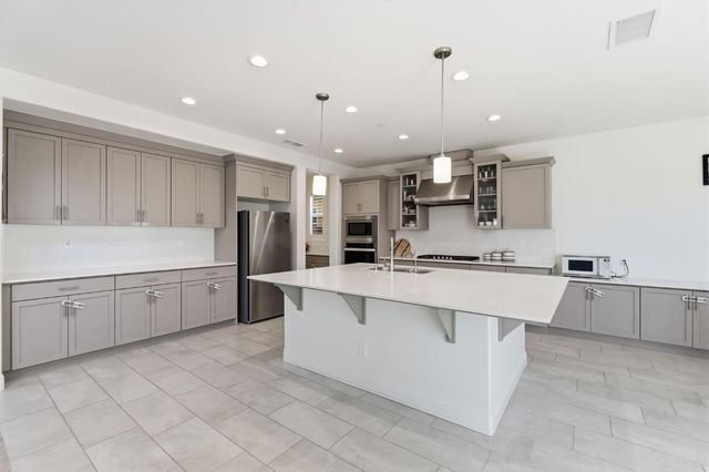 4188 N Contessa Avenue, Fresno, CA 93723