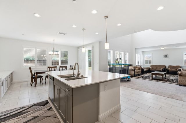 4188 N Contessa Avenue, Fresno, CA 93723