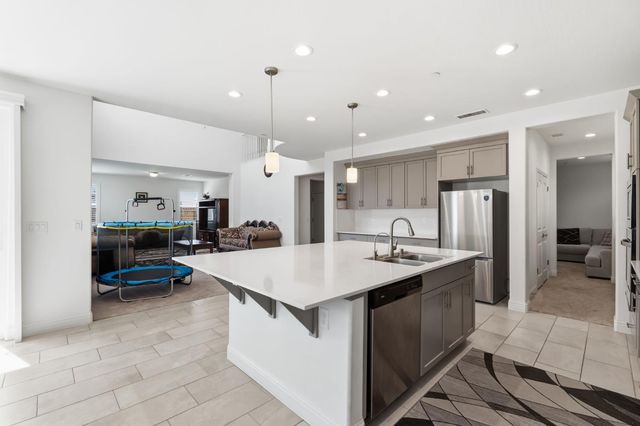 4188 N Contessa Avenue, Fresno, CA 93723