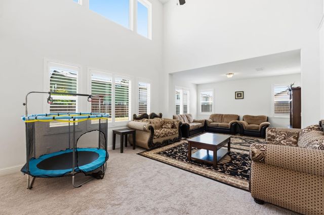 4188 N Contessa Avenue, Fresno, CA 93723