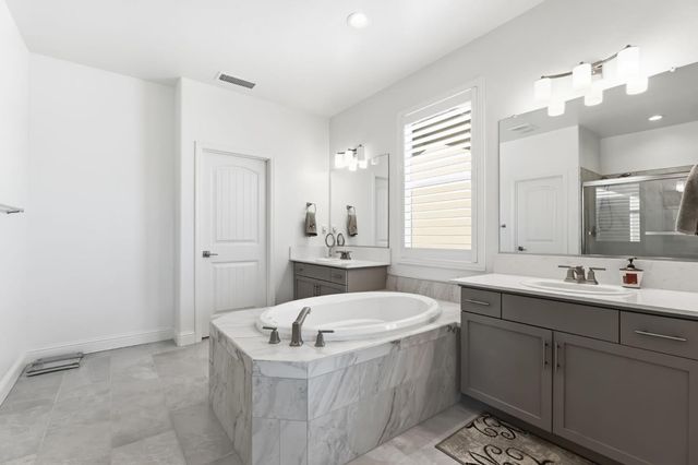 4188 N Contessa Avenue, Fresno, CA 93723