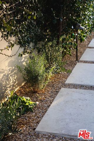 16736 Via Pacifica, Pacific Palisades (los Angeles), CA 90272