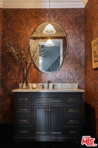 16736 Via Pacifica, Pacific Palisades (los Angeles), CA 90272