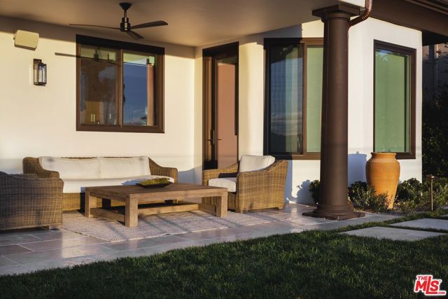 16736 Via Pacifica, Pacific Palisades (los Angeles), CA 90272