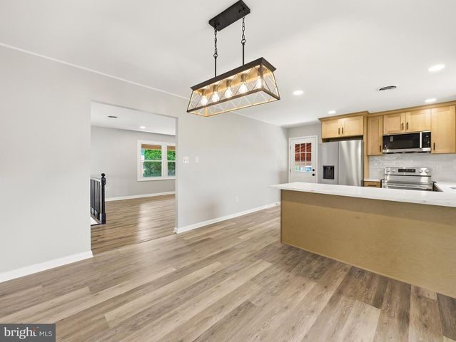 17608 FOREST GLEN CIR, Hagerstown, MD 21740