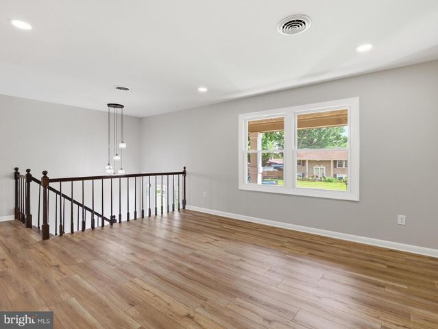 17608 FOREST GLEN CIR, Hagerstown, MD 21740