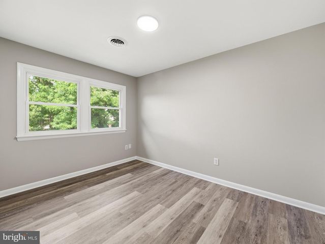 17608 FOREST GLEN CIR, Hagerstown, MD 21740