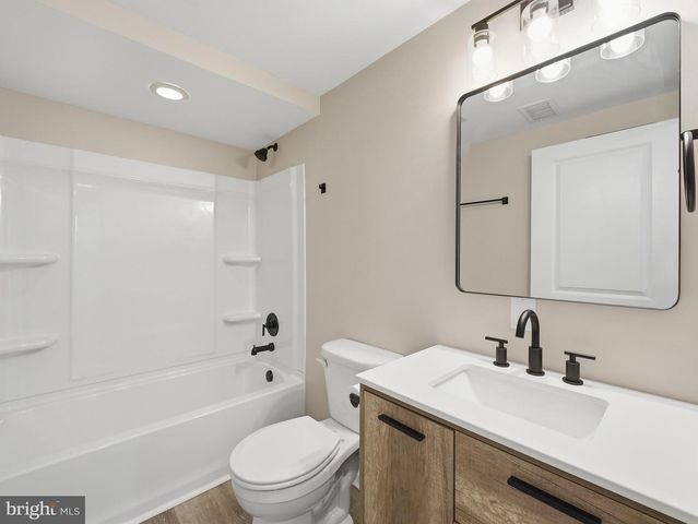17608 FOREST GLEN CIR, Hagerstown, MD 21740