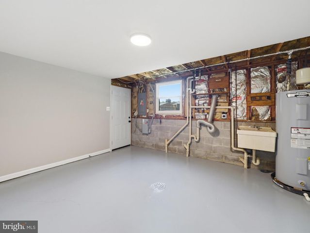 17608 FOREST GLEN CIR, Hagerstown, MD 21740