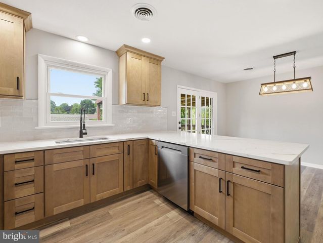 17608 FOREST GLEN CIR, Hagerstown, MD 21740