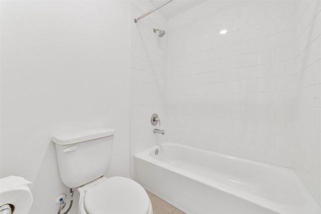 5014 Chestnut Orchard Drive, Houston, TX 77066