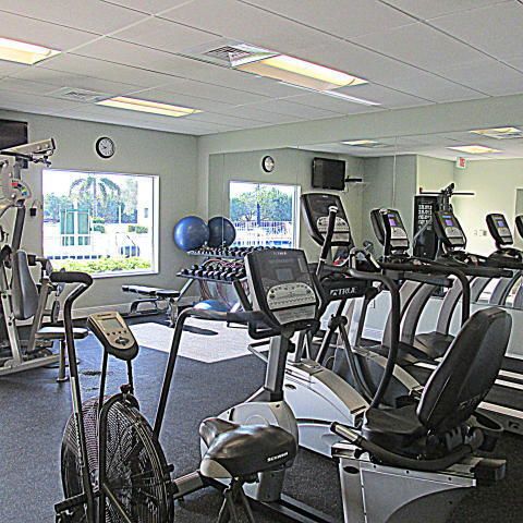 27 COLONIAL CLUB Drive 105, Boynton Beach, FL 33435