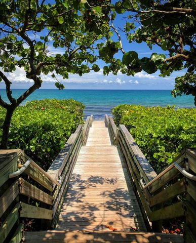 27 COLONIAL CLUB Drive 105, Boynton Beach, FL 33435