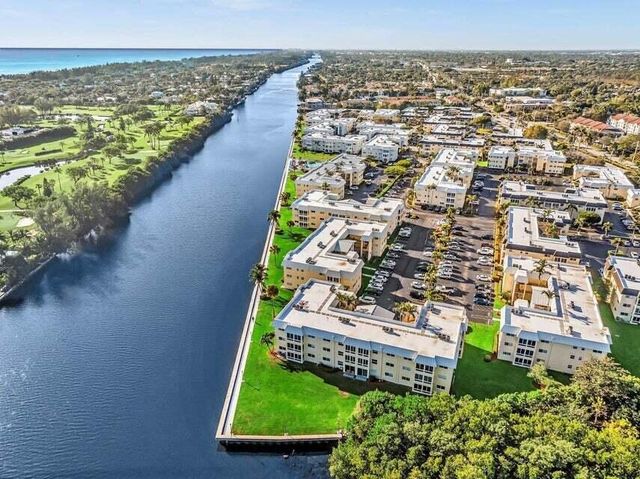 27 COLONIAL CLUB Drive 105, Boynton Beach, FL 33435