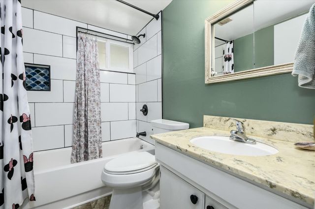 5034 Robander St, Carmichael, CA 95608