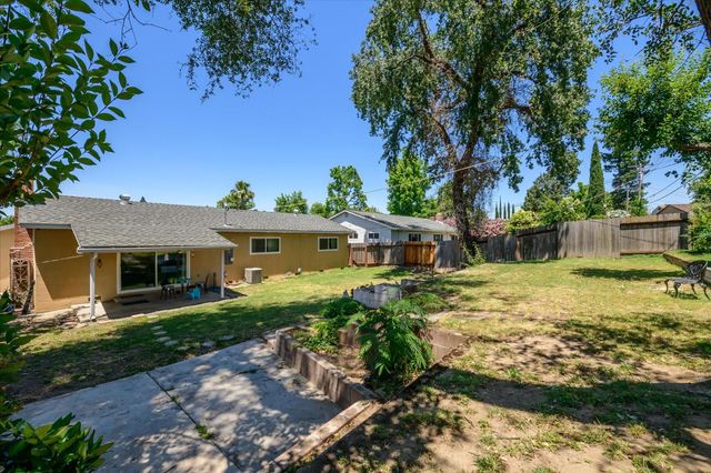 5034 Robander St, Carmichael, CA 95608