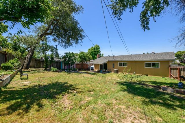 5034 Robander St, Carmichael, CA 95608