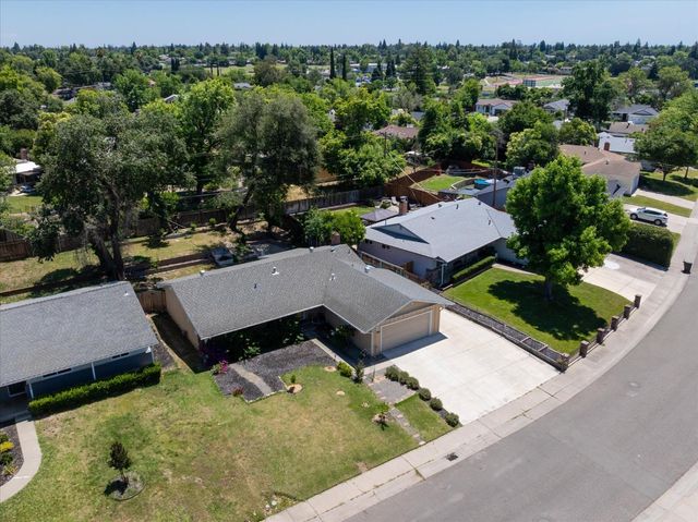 5034 Robander St, Carmichael, CA 95608