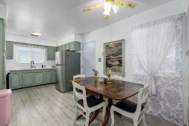 5034 Robander St, Carmichael, CA 95608