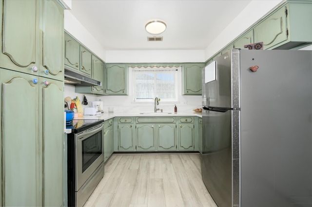 5034 Robander St, Carmichael, CA 95608