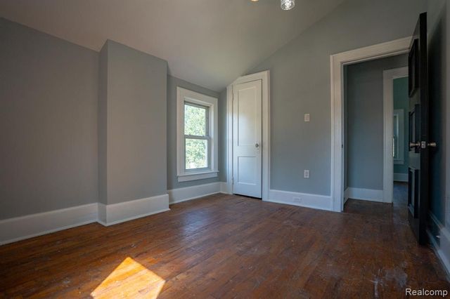 388 Lakewood Street, Detroit, MI 48215