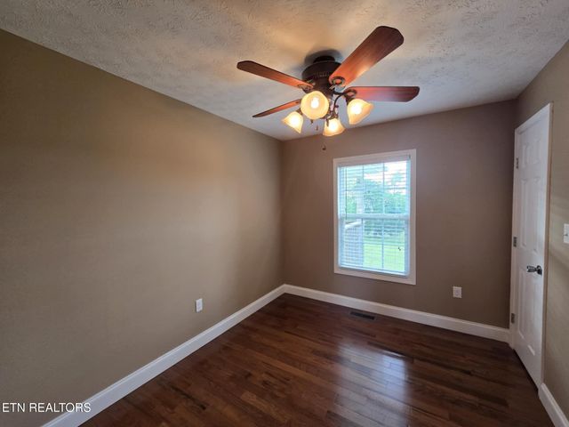 5586 Thompsie Drive, Russellville, TN 37860