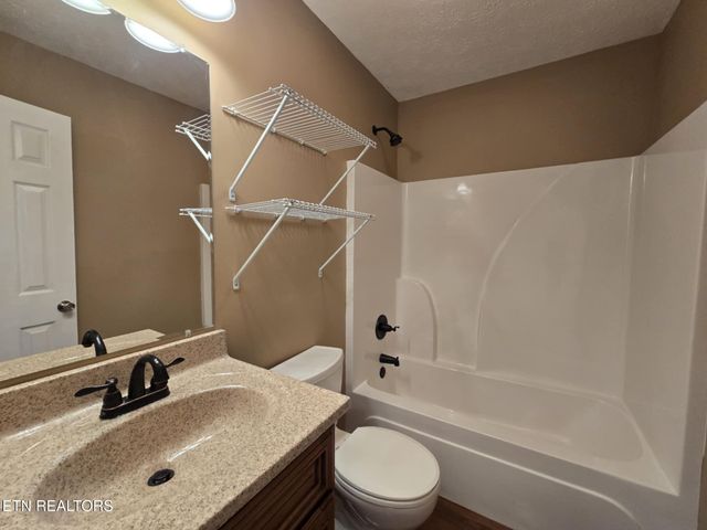 5586 Thompsie Drive, Russellville, TN 37860
