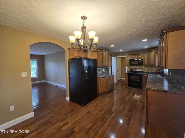 5586 Thompsie Drive, Russellville, TN 37860