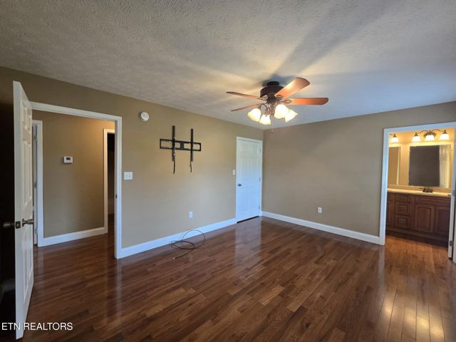 5586 Thompsie Drive, Russellville, TN 37860