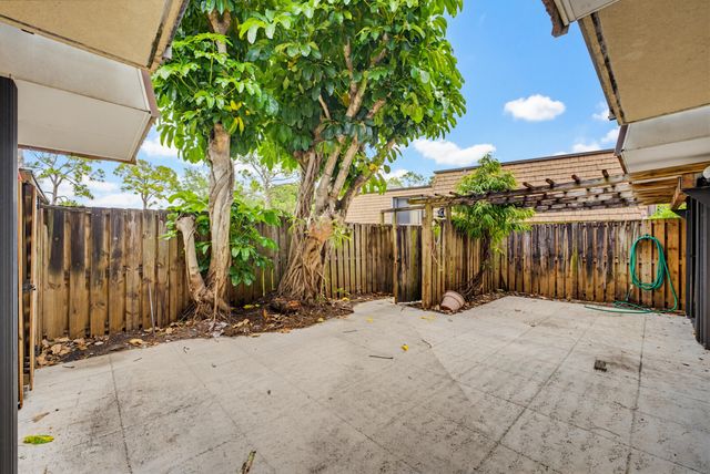 1704 17th Lane, Greenacres, FL 33463