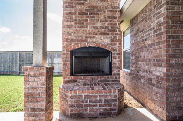 2024 Sweetgrass Circle, Edmond, OK 73013