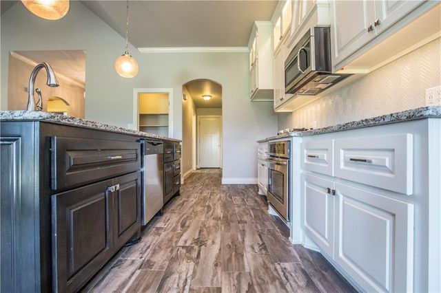 2024 Sweetgrass Circle, Edmond, OK 73013