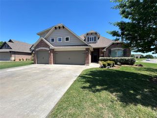 2024 Sweetgrass Circle, Edmond, OK 73013