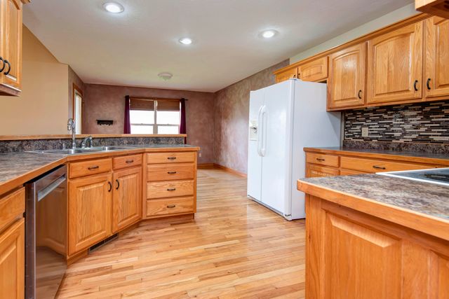 630 Meadowgate Drive, Springfield, MO 65803