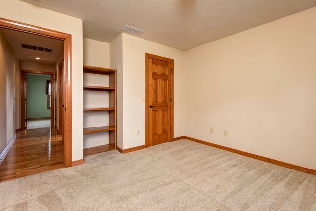 630 Meadowgate Drive, Springfield, MO 65803