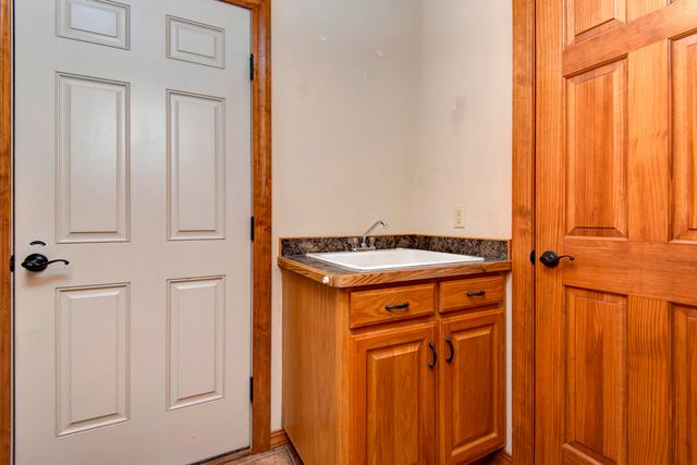 630 Meadowgate Drive, Springfield, MO 65803