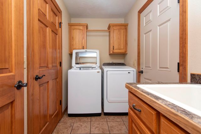 630 Meadowgate Drive, Springfield, MO 65803