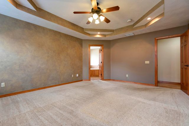 630 Meadowgate Drive, Springfield, MO 65803