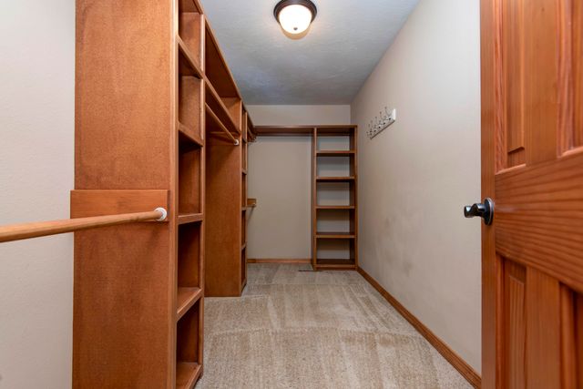 630 Meadowgate Drive, Springfield, MO 65803