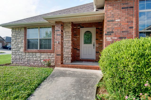 630 Meadowgate Drive, Springfield, MO 65803