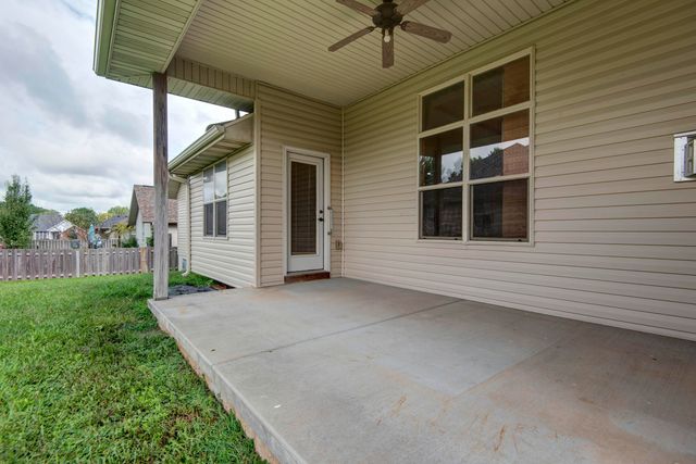 630 Meadowgate Drive, Springfield, MO 65803