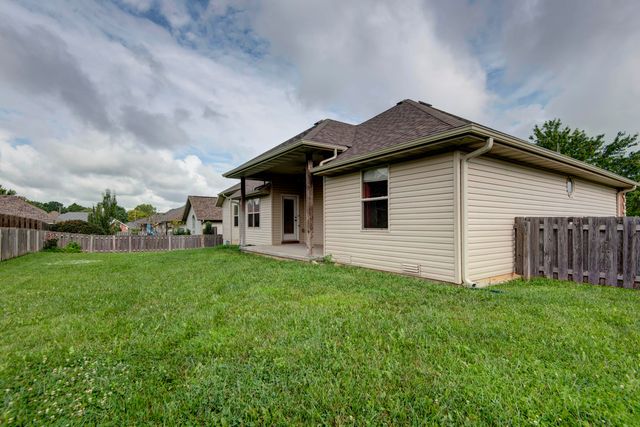 630 Meadowgate Drive, Springfield, MO 65803