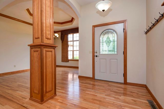630 Meadowgate Drive, Springfield, MO 65803