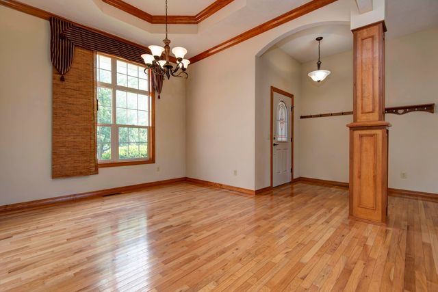 630 Meadowgate Drive, Springfield, MO 65803