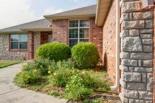 630 Meadowgate Drive, Springfield, MO 65803