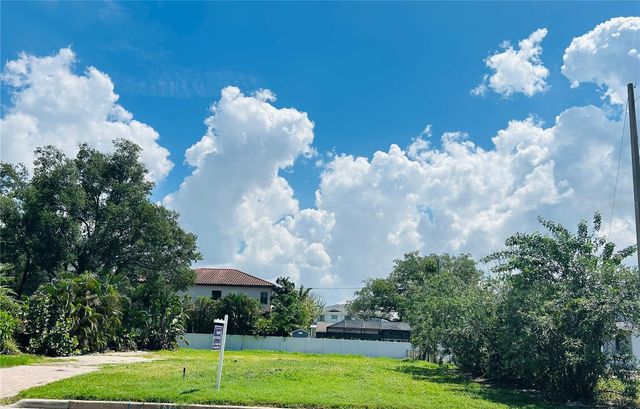 523 W DAVIS BOULEVARD, Tampa, FL 33606