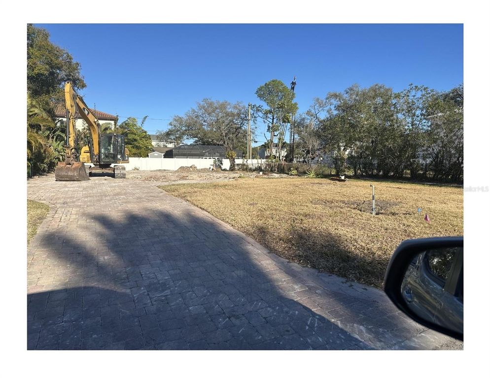 523 W DAVIS BOULEVARD, Tampa, FL 33606