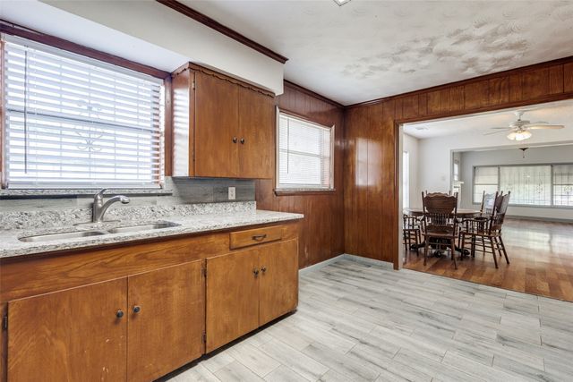 711 S Rosemont Avenue, Dallas, TX 75208