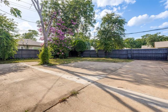 711 S Rosemont Avenue, Dallas, TX 75208